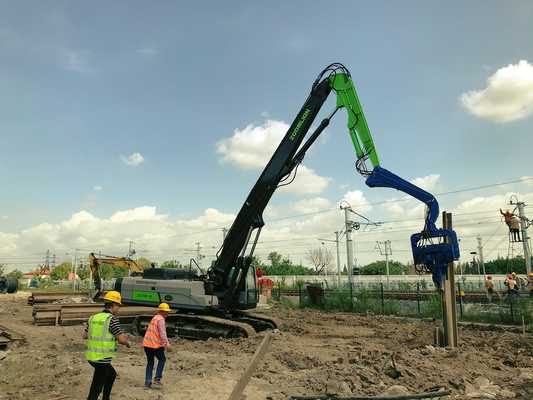 15 Meter Vibratory Hammer Pile Driver With 435KN Force For Hard Soil Piling